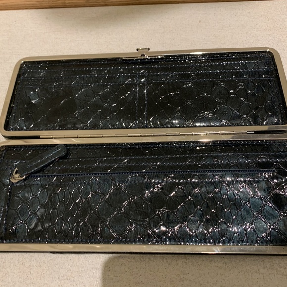 Kenneth Cole Reaction Clutch Wallet - Picture 6 of 8